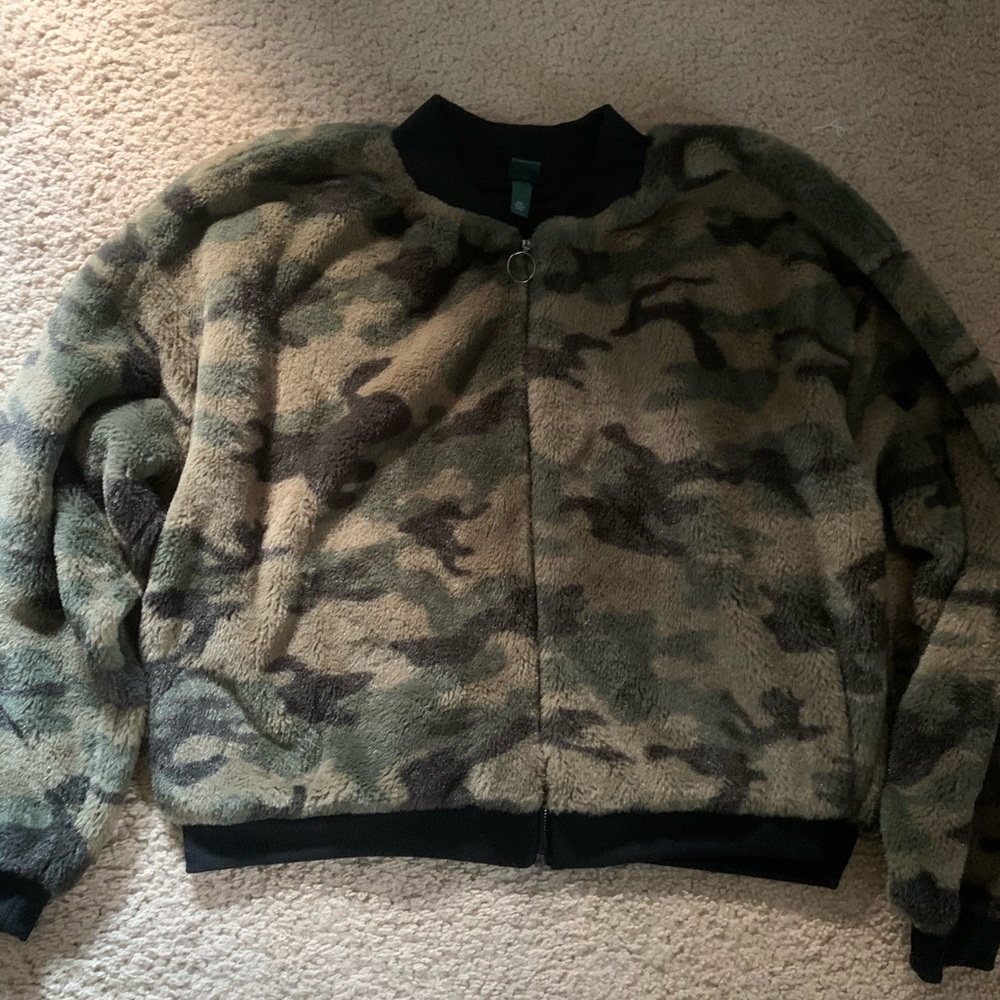 Fuzzy Cropped Camo Jacket